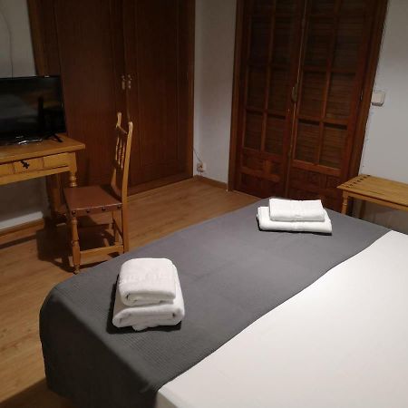 Hostal Becerril Becerril de la Sierra Bagian luar foto