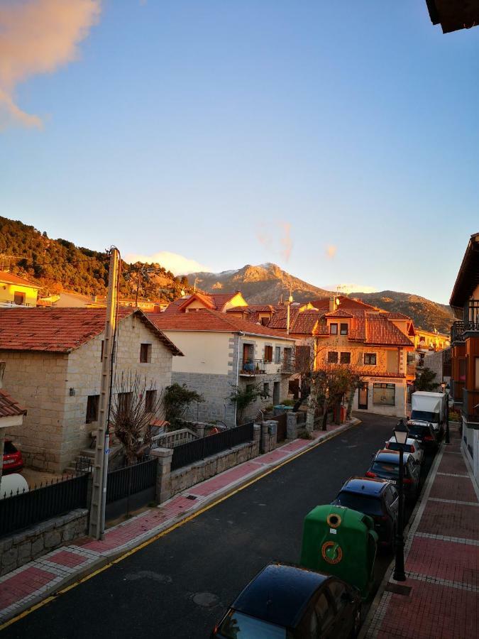 Hostal Becerril Becerril de la Sierra Bagian luar foto